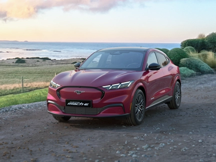<h3>Premium AWD</h3><p>Trải nghiệm Ford Mustang Mach-E Premium AWD – SUV thuần điện với thiết kế mạnh mẽ, công nghệ hiện đại và hiệu suất đầy cảm hứng.</p>